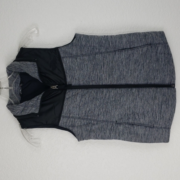 The north face vest girl's size medium 10/12 black and gray - Picture 1 of 9